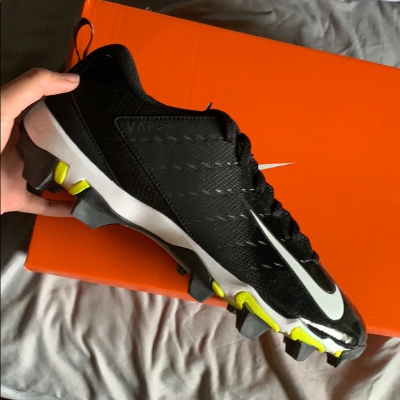 Shoes - Picture 4 of 4